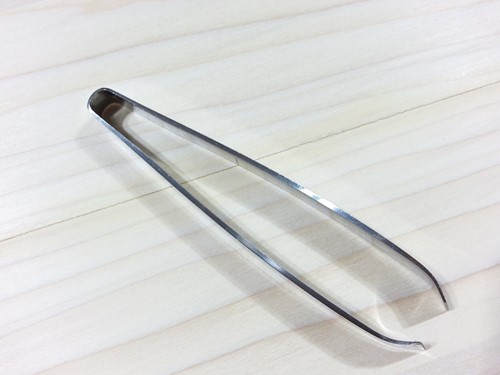 Picture of Fish Bone Tweezers (Slanted)