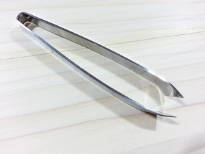 Picture of Fish Bone Tweezers (Slanted)