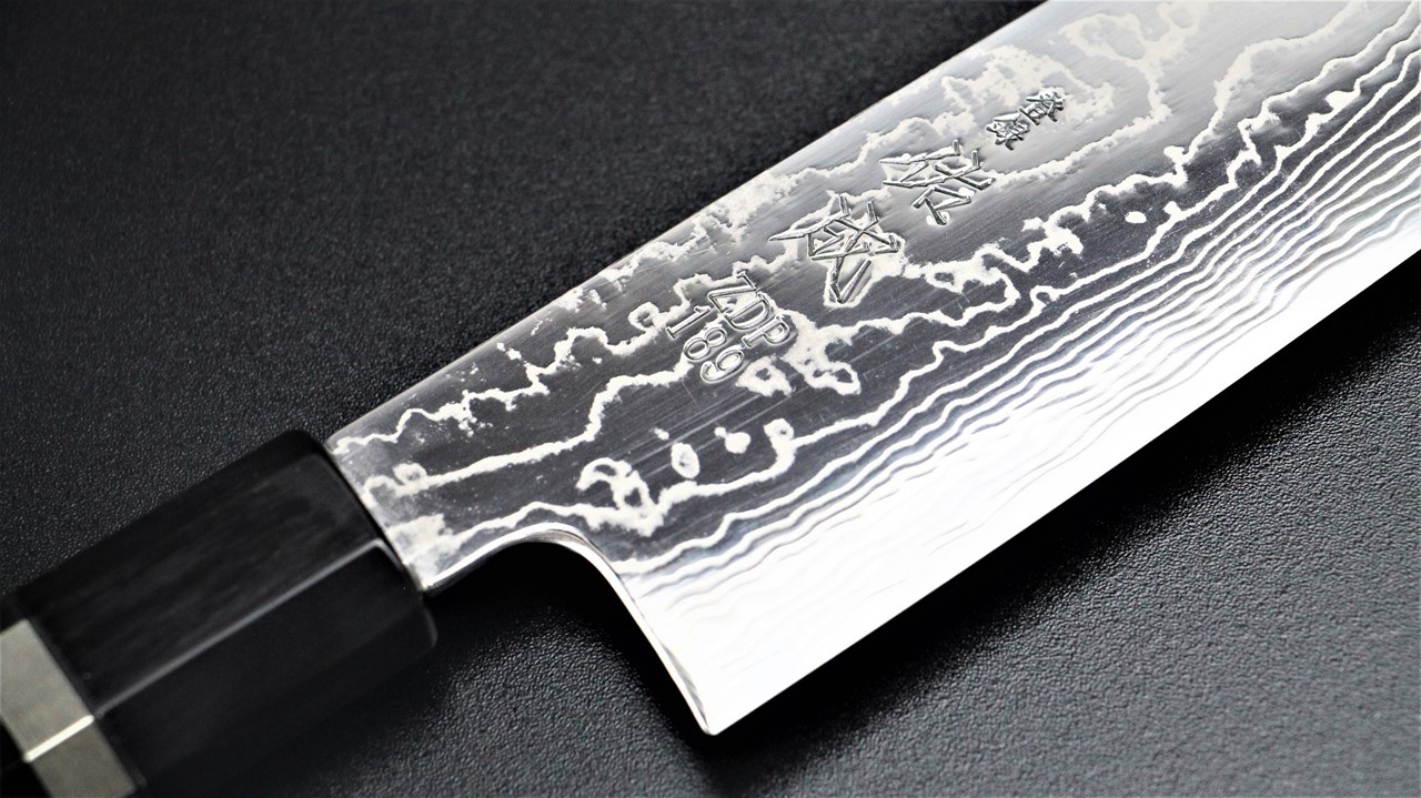 Yanagi Knife 柳葉刀鋪. 佑成ZDP-189 粉末鋼積層切付牛刀(三白銅柄)